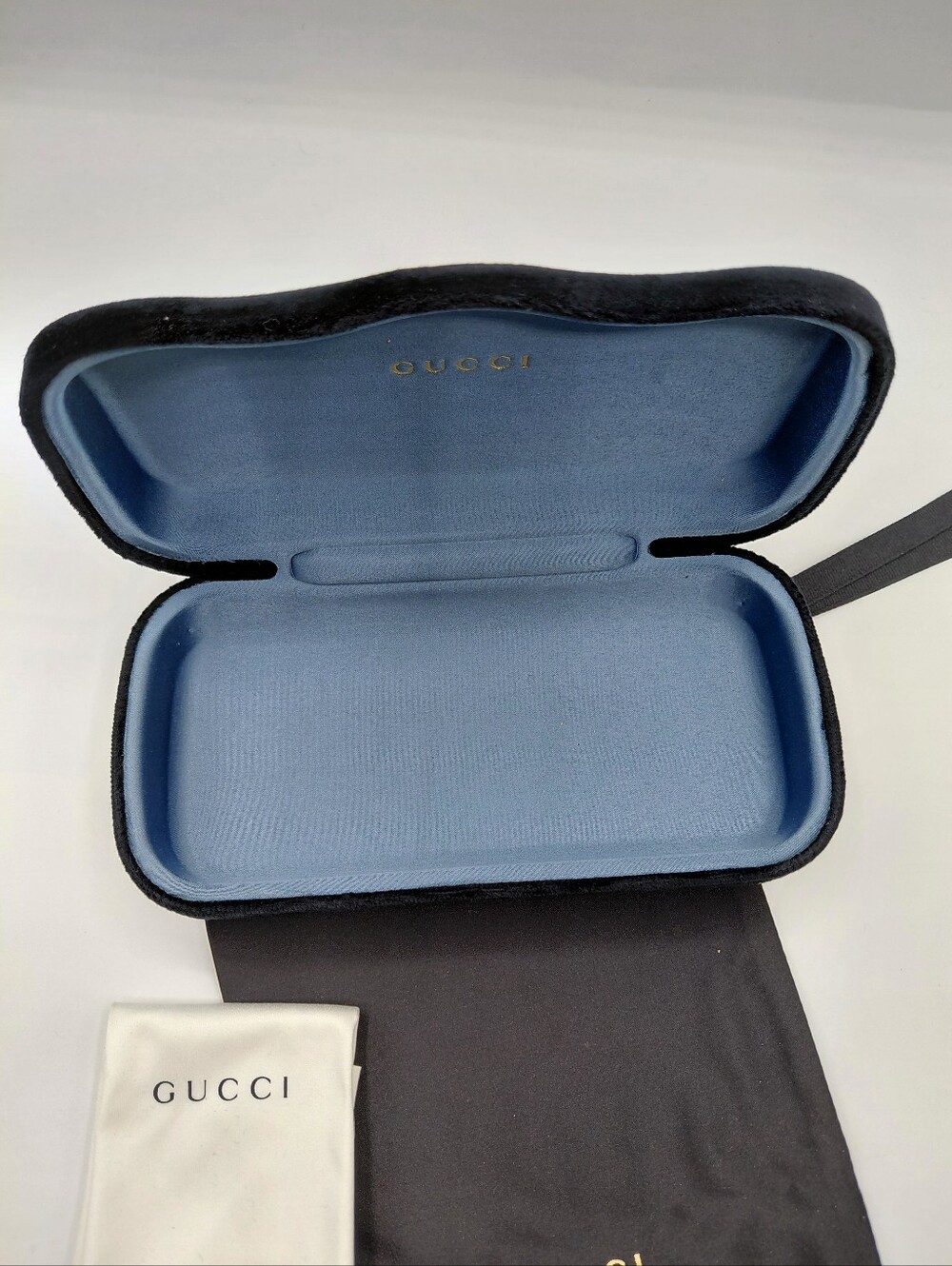GUCCI BLACK VELVET SUNGLASSES CASE - Picture 3 of 6